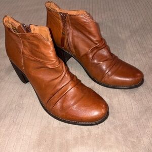 Miz Mooz Leather Ankle Booties with Side Zip Size 39